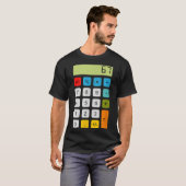 Calculator 67 Six Seven Funny Math Meme T-Shirt (Vorne ganz)