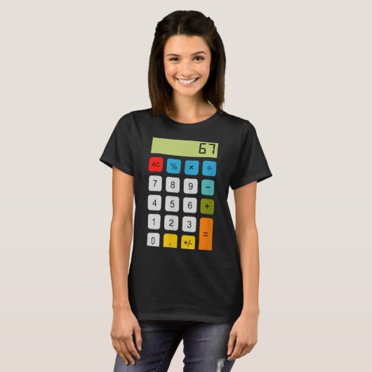 Calculator 67 Six Seven Funny Math Meme T-Shirt (Vorne ganz)