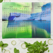 Calendar Handtuch - Aurora Borealis über Wasser (Gefaltet)