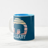 Calgary Alberta Retro Bear Zweifarbige Tasse (Vorderseite Links)