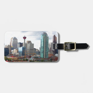 Calgaryskyline mit Gebäude und Turm Gepäckanhänger