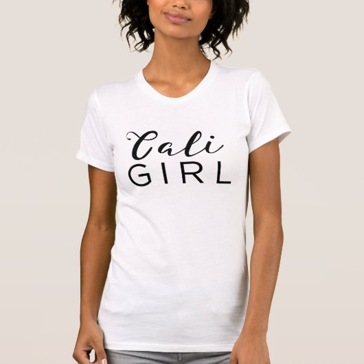 CALI GIRL Trendy Black Script Calligraphy Modern T-Shirt (Vorderseite)