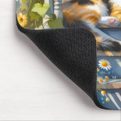Calico Cat auf Blumenporch Cotattecore Mousepad (Ecke)