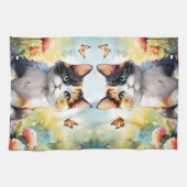 Calico Cat im Frühlingspark mit Schmetterlingen Geschirrtuch (Horizontal)