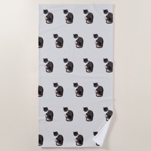 Calico Cat Posing Strandtuch (Vorderseite)