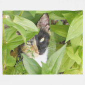Calico Katze in den Zinnien Fleecedecke (Vorderseite (Horizontal))