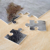 Calico-Katze sitzt auf der Decke Puzzle (Seite)