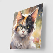Calico Katze und Schmetterlinge im Frühlingspark Quadratische Wanduhr (Winkel)