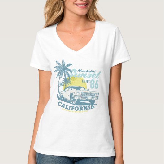 California Beach Vibes Sunset & Car T-Shirt (Vorderseite)