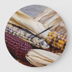 California. Fall Harvest Colorful Indian Corn Große Wanduhr