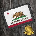 California Fashion, USA Patrioten / Sport Tri-fold Geldbeutel<br><div class="desc">Patriotische Wallets mit USA Staat of California Fashion mit kalifornischer Fahne - Liebe mein Land,  Reisegeschenke,  Opa Geburtstag,  nationale Patrioten / Sportfans</div>