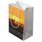 California Peer at Sunset Mittlere Geschenktüte (Rückseite Schrägansicht)