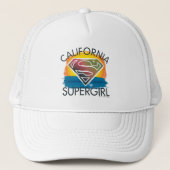 California Supergirl Sunset Graphic Truckerkappe (Vorderseite)
