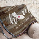 California Zuhause Staat Personalisierte Holzaussi Decke<br><div class="desc">Zeigen Sie Zuhause-Staatsstolz mit diesem niedlichen rustikalen Imitat Holzplankendecke mit "Zuhause" in weißer Kalligraphie Schrift, die mit einer Silhouette des Staat von Kalifornien, stehend für den Buchstaben "O", schreibt. Eine rosa Herzillustrierung in der Staat-Karte vervollständigt das Design; Sie können die Herzposition in Ihrer Zuhause-Stadt ändern, indem Sie das Design-Tool öffnen...</div>