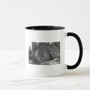 CaliforniaMan, das durch geschnittenen Tasse