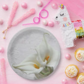 Calla basiert auf texturiertem Hintergrund Pappteller (Party)