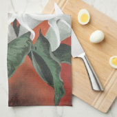 Calla Lilies auf einem roten Hintergrund Handtuch (Viertel Falte)