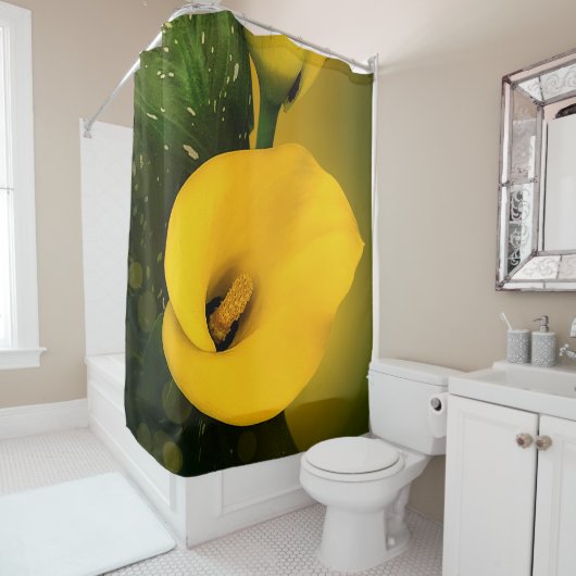 Calla Lily Bright Yellow Blätter Bokeh Duschvorhang (Beispiel)