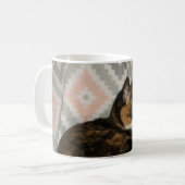 Callie Cat auf Sofa Kaffeetasse (Vorderseite Links)