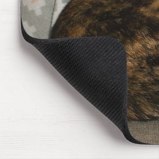 Callie Cat auf Sofa Mousepad (Ecke)
