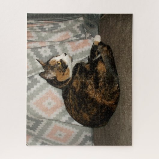 Callie Cat auf Sofa Puzzle (Vertikal)