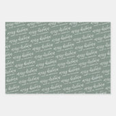 Calligrafie Frohe Weihnachtsfamilie Sage Green Geschenkpapier Set (Vorderseite)