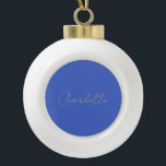 Calligrafie Gold Color Deep Royal Individuelle Nam Keramik Kugel-Ornament<br><div class="desc">Wenn Sie ein einfaches,  lesbares und minimalistisches Design suchen,  dann ist dies für Sie.</div>