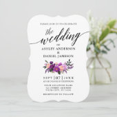 Calligrafie Script Lila Violet Floral Wedding Einladung (Stehend Vorderseite)