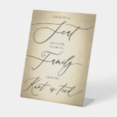 Calligrafisches Skript Gold Pick Eine SitzHochzeit Sockelschild (Vorderseite)