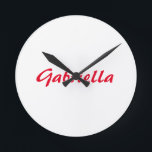 Calligraphie Eleganot White Schlicht Simple Name Runde Wanduhr<br><div class="desc">Suchen Sie eine schöne Kalligrafie mit einer ästhetischen Handschrift? Dieses einfache,  auffällige Design ist für Sie. Dieses Produkt beeindruckt sofort diejenigen,  die es sehen. Das feine und geschmackvolle Design spiegelt sofort die Qualität Ihrer Beziehung und Familie wider.</div>