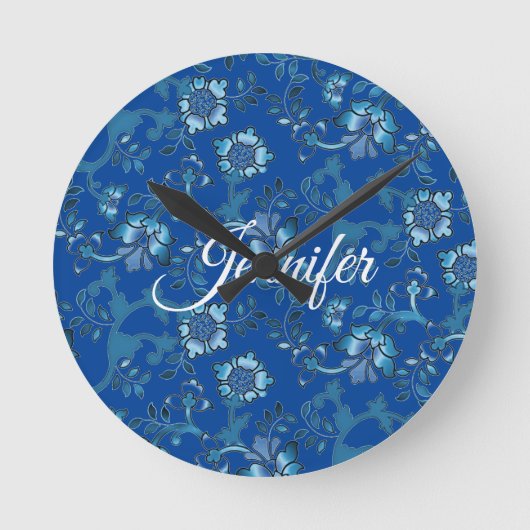 Calligraphie Elegant Blauer Individuelle Name Runde Wanduhr (Vorderseite)