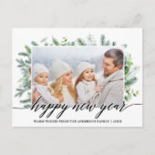 Calligraphie Frohes neues Jahr Pine Greenery Foto Postkarte (Vorderseite)