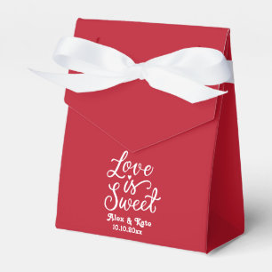 Calligraphie-Liebe ist süß in Goji Berry Red Color Geschenkschachtel