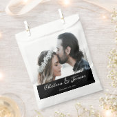 Calligraphie Schwarz-weiß Elegante Foto Hochzeit Geschenktütchen (Ausgeschnitten)