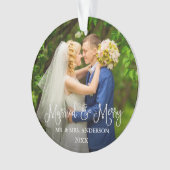 Calligraphie Script Verheiratet und Merry Wedding  Ornament (Vorderseite)