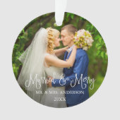 Calligraphie Script Verheiratet und Merry Wedding Ornament (Vorderseite)