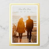 Calligraphisches Sage Green Gold Frame Classic Fot Folieneinladung (Vorderseite)