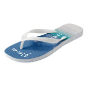 Calligraphy Beach Groom Wedding Party Flip Flops Badesandalen (Schrägansicht)