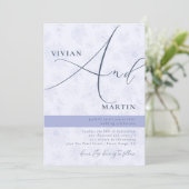 Calligraphy Big Bold "Und" Dusty Blue Wedding Einladung (Stehend Vorderseite)