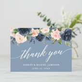 Calligraphy Dusty Blue Pink Floral Wedding Dankeskarte (Stehend Vorderseite)