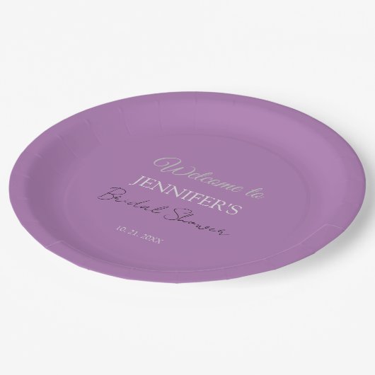 Calligraphy Elegant Lavender Welcome Brautparty Pappteller (Schrägansicht)