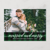 Calligraphy Green Kariert Verheiratet und Merry We Postkarte (Vorderseite)