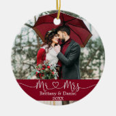 Calligraphy Heart Mr. und Mrs. Wedding Burgundy Keramik Ornament (Vorne)