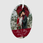 Calligraphy Heart Mr. und Mrs. Wedding Burgundy Ornament (Vorderseite)