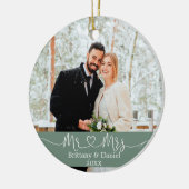 Calligraphy Heart Mr. und Mrs. Wedding Sage Green Keramik Ornament (Links)