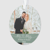 Calligraphy Heart Mr. und Mrs. Wedding Sage Green Ornament (Vorderseite)