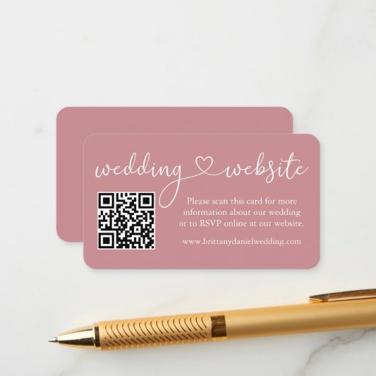 Calligraphy Heart Wedding Website QR Dusty Rose Begleitkarte (Vorderseite/Rückseite Beispiel)