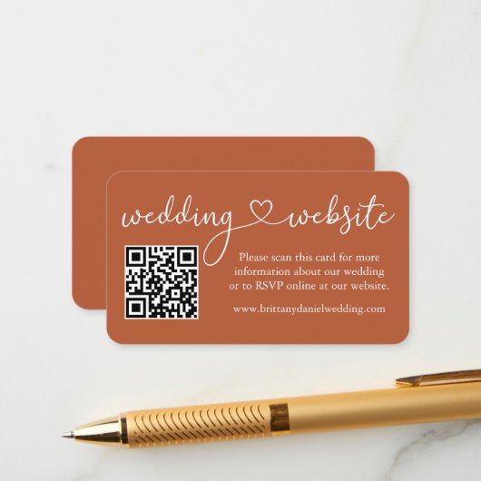 Calligraphy Heart Wedding Website QR Terracotta Begleitkarte (Vorderseite/Rückseite Beispiel)