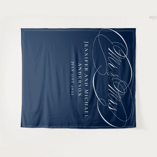 Calligraphy Navy Mr. & Mrs. Wedding Booth Backdrop Wandteppich (Vorderseite (Horizontal))