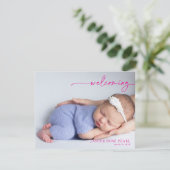 Calligraphy Pink Welcoming Baby Announcement card (Stehend Vorderseite)